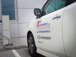 Plánujete elektromobil? U nás si ho pri návšteve zadarmo nabijete.