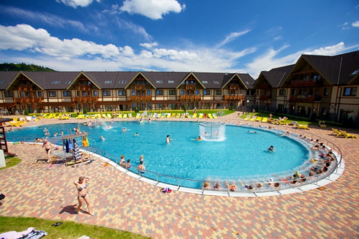 S našich partnerom Slovakia lift realizujeme zákazku v Gino Paradise . Bešeňová.